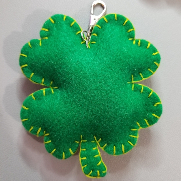 Felt Grateful Other - Clover Ornament Handmade Felt Keychain Charm